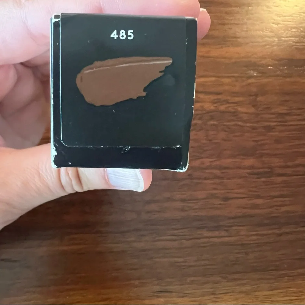 Fenty Beauty Pro Filt'r Soft Matte Longwear Foundation by Rihanna Color 485 New